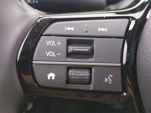 Used 2023 Honda HR-V LX image 23