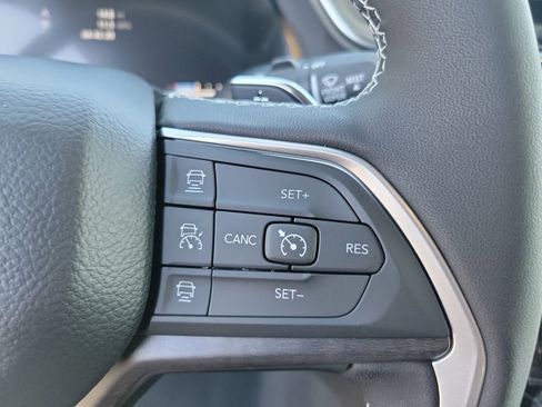 New 2025 Jeep Grand Cherokee L Limited w/ Black Appearance Package image 25