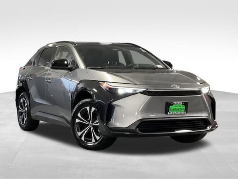 Certified 2025 Toyota bZ4X FWD image 7