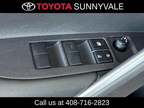 Used 2023 Toyota Corolla Cross AWD Hybrid image 18