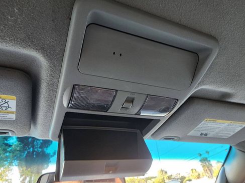 Used 2017 Nissan Frontier SV RWD image 36