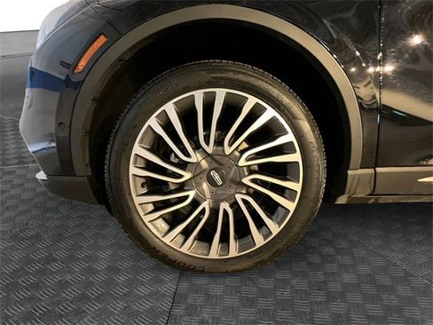 Used 2021 Lincoln Corsair Reserve image 13