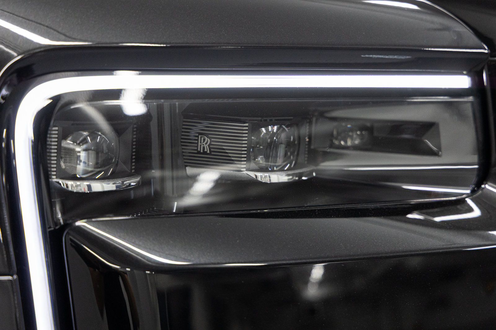 New 2027 Rolls-Royce Cullinan Black Badge AWD/4WD image 12