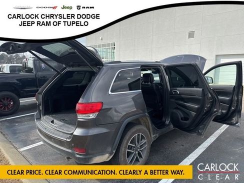 Used 2019 Jeep Grand Cherokee Laredo w/ Laredo X Package image 11