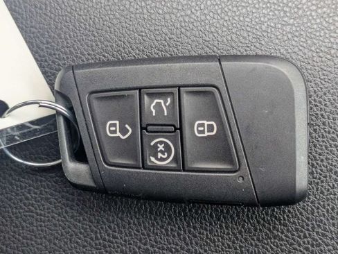 Used 2023 Volkswagen Tiguan SE R-Line FWD image 34