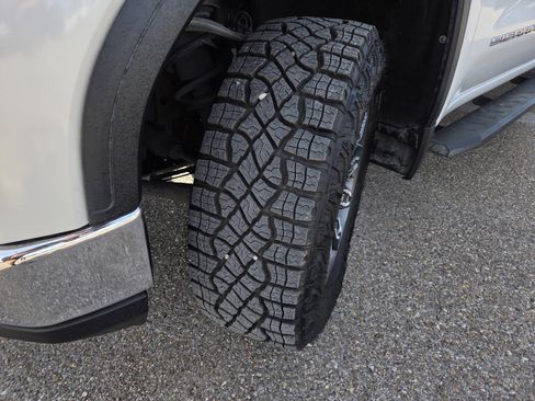 Used 2022 GMC Sierra 1500 SLT w/ SLT Convenience Package image 10