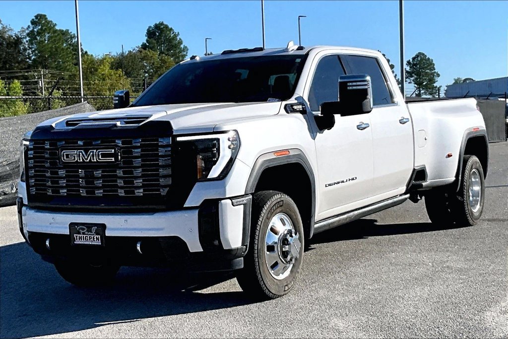 Used 2025 GMC Sierra 3500 Denali Ultimate AWD/4WD image 2