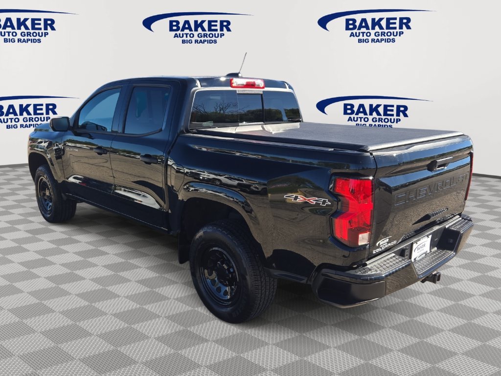 Used 2024 Chevrolet Colorado W/T AWD/4WD image 6