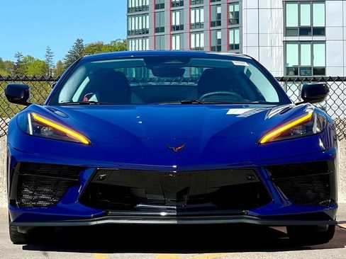 Used 2025 Chevrolet Corvette Stingray Premium Conv w/ Z51 Performance Package RWD image 2