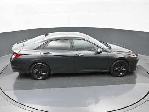 Used 2023 Hyundai Elantra SEL image 37