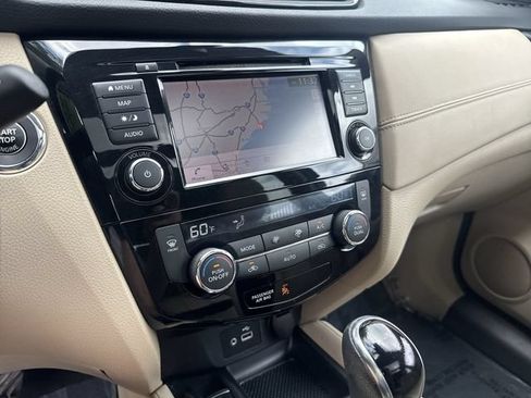 Used 2019 Nissan Rogue SL w/ Premium Package AWD/4WD image 24