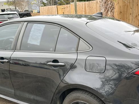 Used 2020 Toyota Corolla LE image 5