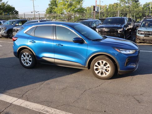 Used 2023 Ford Escape Active w/ Tech Pack #2 FWD image 13