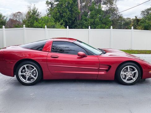 Used 2004 Chevrolet Corvette Coupe w/ Preferred Equipment Group image 17