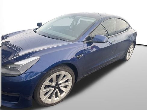 Used 2021 Tesla Model 3 Standard Range Plus image 17