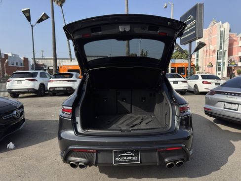 Used 2022 Porsche Macan S image 8