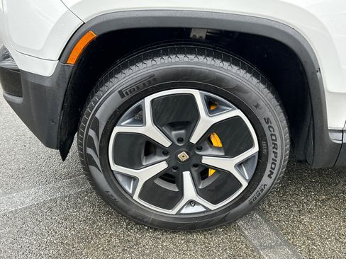 Used 2022 Rivian R1T Adventure AWD/4WD image 8