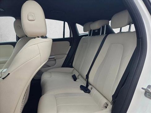 Used 2025 Mercedes-Benz GLA 250 4MATIC image 14