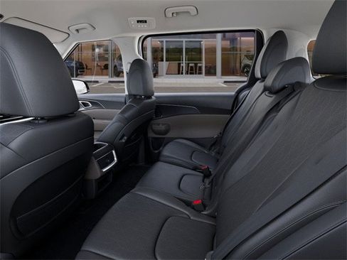 New 2025 Kia Carnival LXS image 18