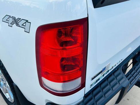 Used 2011 GMC Sierra 1500 SLE w/ Power Tech Package image 19