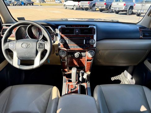 Used 2011 Toyota 4Runner SR5 image 12