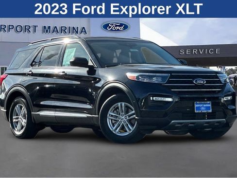 Certified 2023 Ford Explorer XLT w/ Equipment Group 202A RWD image 2