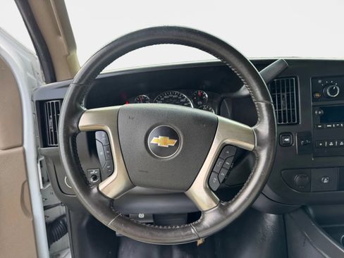 Used 2018 Chevrolet Express 2500 w/ Driver Convenience Package RWD image 13