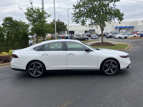 Used 2025 Honda Accord Sport image 11