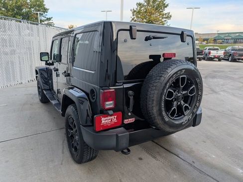 Used 2017 Jeep Wrangler Unlimited Sahara w/ Connectivity Group image 18