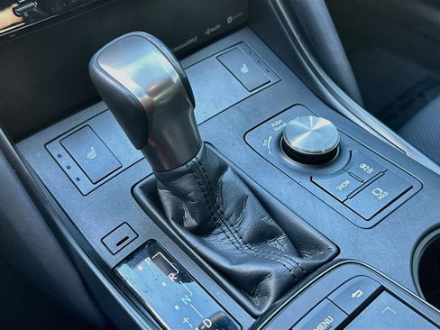 Used 2024 Lexus IS 350 F Sport RWD image 16