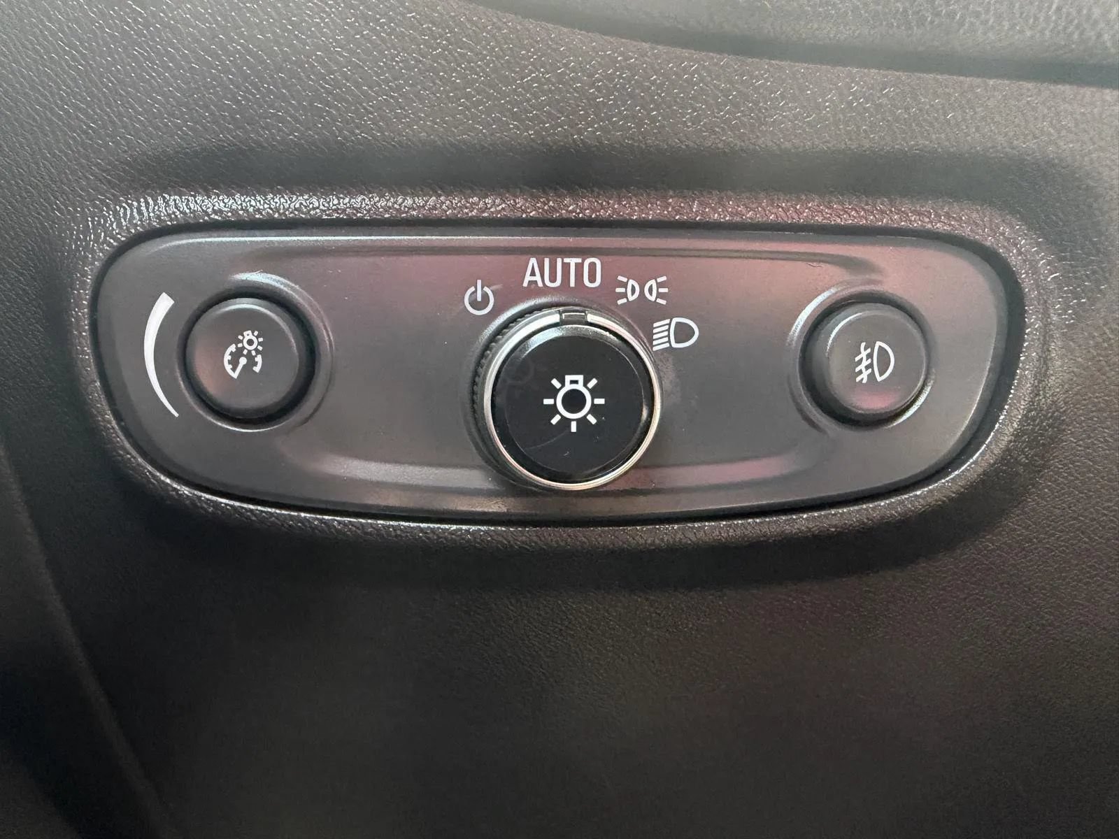 Used 2018 Chevrolet Equinox Premier AWD/4WD image 26