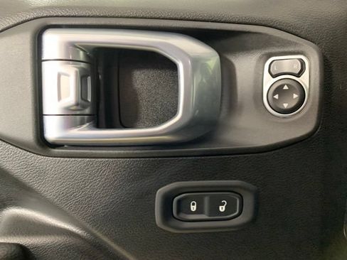 Used 2024 Jeep Gladiator Mojave w/ Convenience Group AWD/4WD image 27