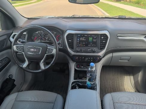 Used 2021 GMC Acadia SLT w/ Technology Package FWD image 13
