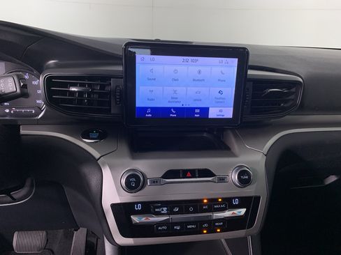 Used 2020 Ford Explorer XLT RWD image 25