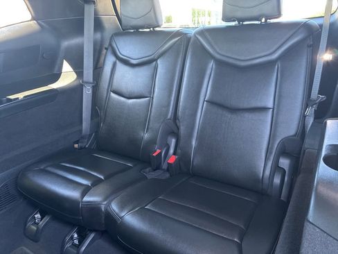 Used 2024 Cadillac XT6 Luxury FWD image 12