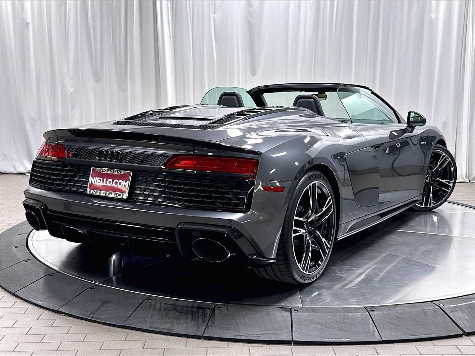 Used 2023 Audi R8 V10 performance AWD/4WD image 9