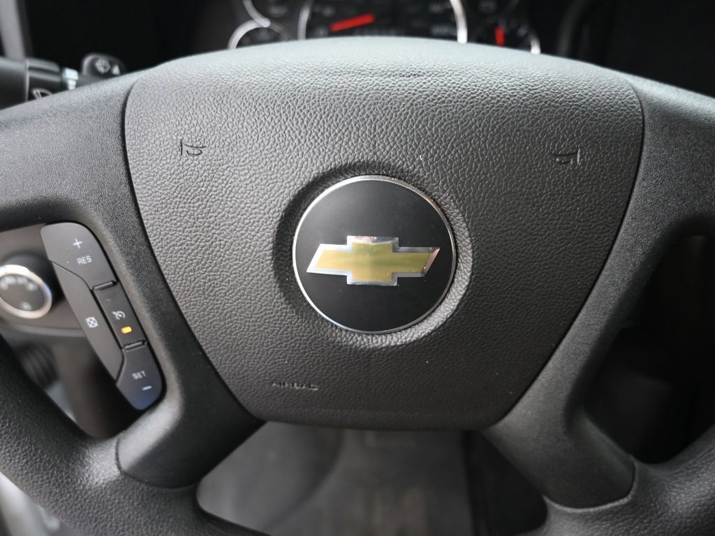 Used 2025 Chevrolet Express 3500 LT w/ LT Preferred Equipment Group RWD image 21