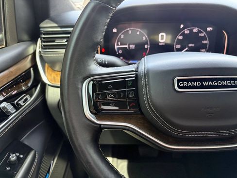 Used 2022 Jeep Grand Wagoneer Series II AWD/4WD image 29