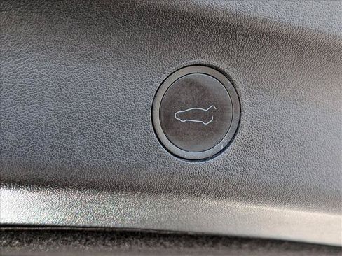 Used 2024 Tesla Model Y 2WD image 7