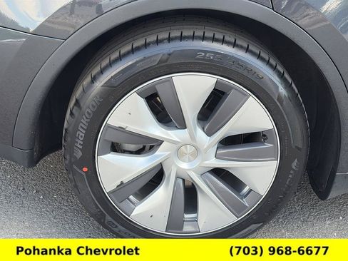 Used 2024 Tesla Model Y Long Range RWD image 25
