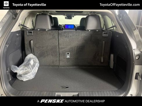 Used 2026 Toyota Highlander Platinum AWD/4WD image 23