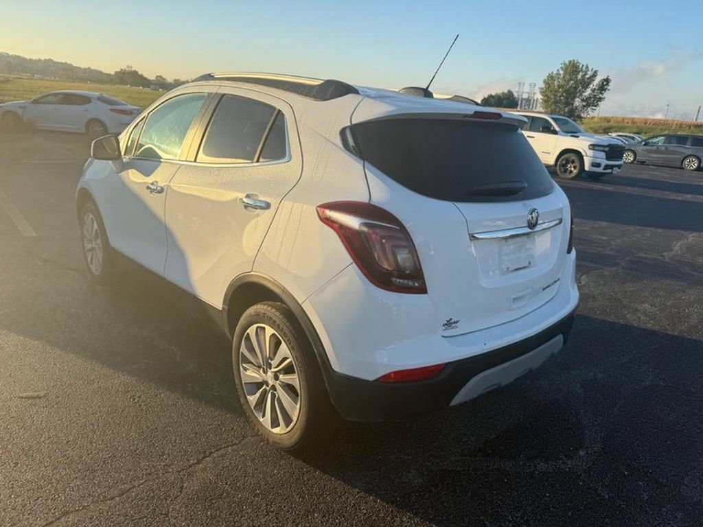 Used 2020 Buick Encore Preferred FWD image 2