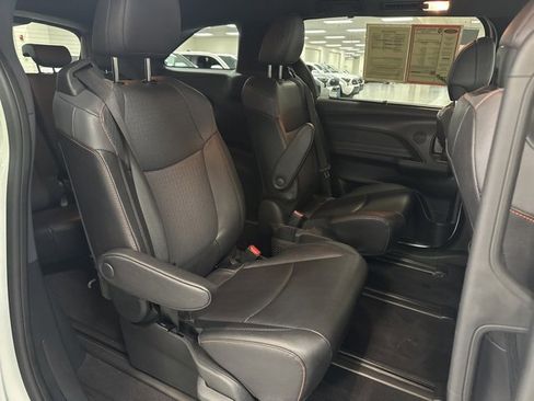 Used 2024 Toyota Sienna XSE image 10