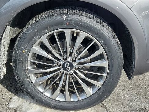 Used 2018 INFINITI QX80 4WD w/ Driver Assistance Package image 8