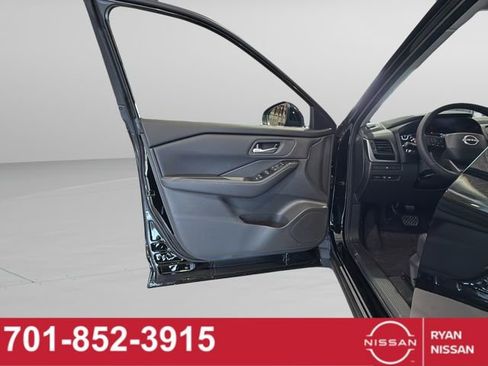 New 2026 Nissan Rogue SV w/ Cold Weather Package AWD/4WD image 34