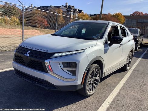 Used 2022 Mitsubishi Eclipse Cross LE image 4