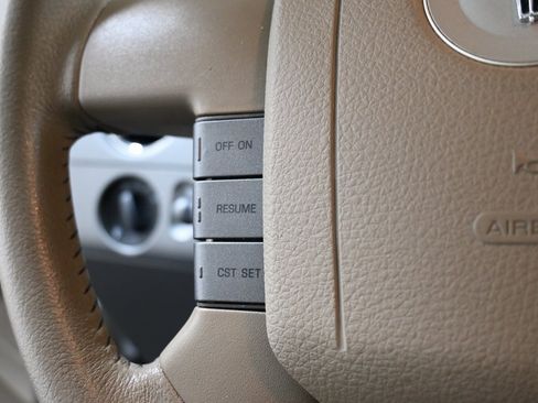 Used 2006 Lincoln Mark LT 4x4 image 25