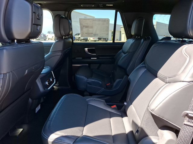 New 2027 Ford Expedition Platinum w/ Stealth Performance Package AWD/4WD image 30