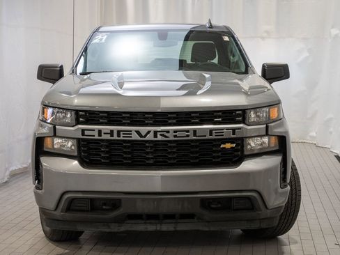 Used 2021 Chevrolet Silverado 1500 Custom image 3