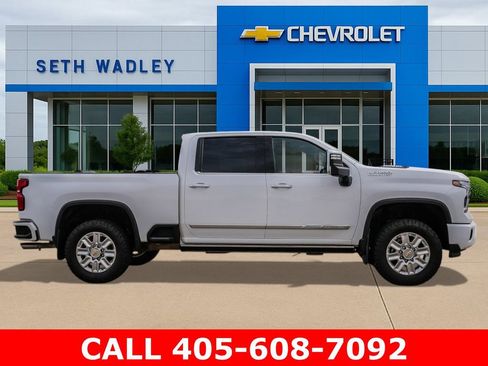 Certified 2025 Chevrolet Silverado 2500 High Country w/ High Country Premium Package AWD/4WD image 8